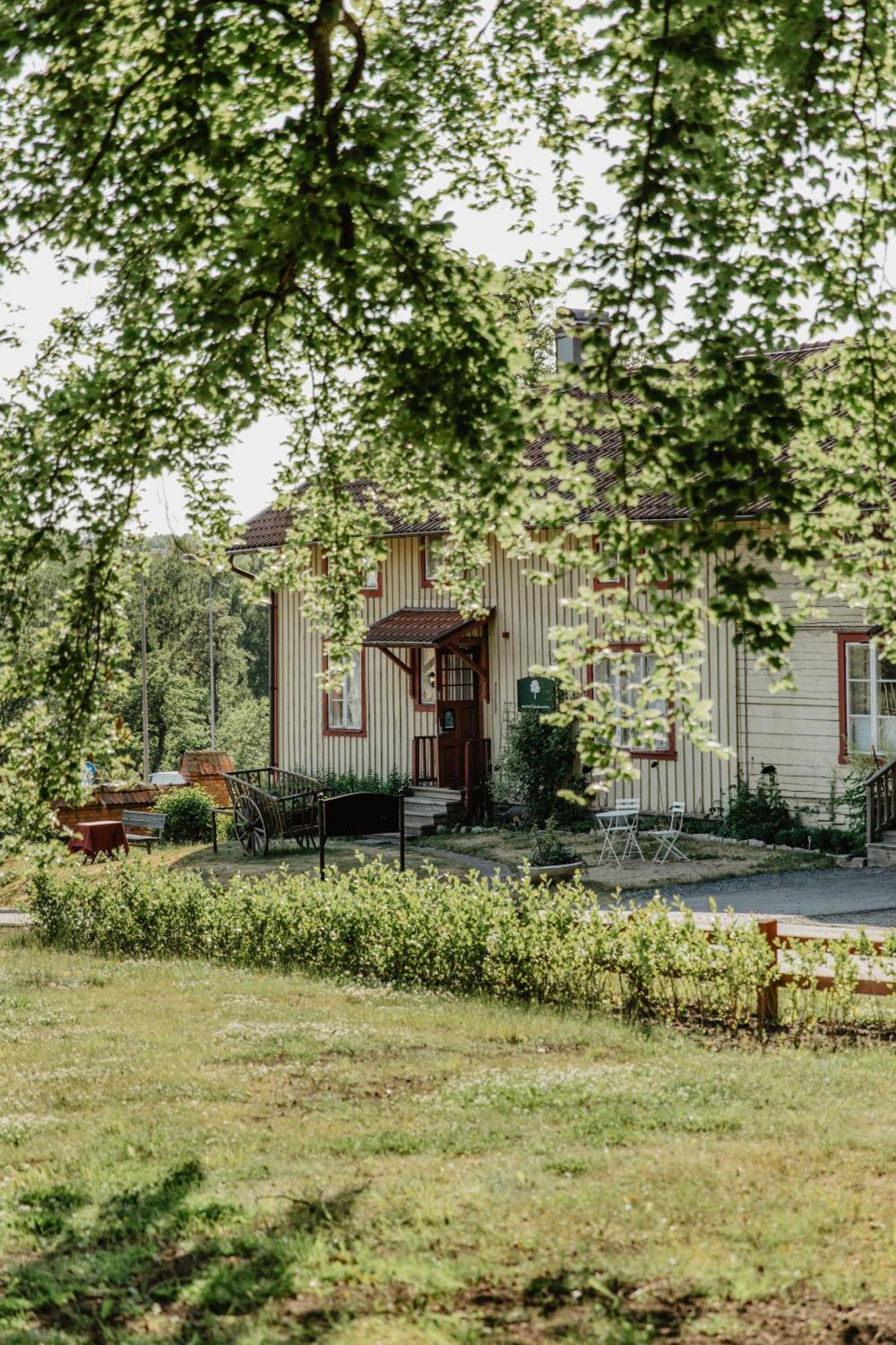 הוסקווארנה Slottsparken Motel מראה חיצוני תמונה